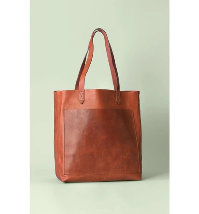 Shop Madewell Medium Leather Transport Tote In Linen