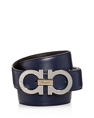 Shop Ferragamo Men's Etched Double Gancini Buckle Reversible Leather Belt In Navy / Nero