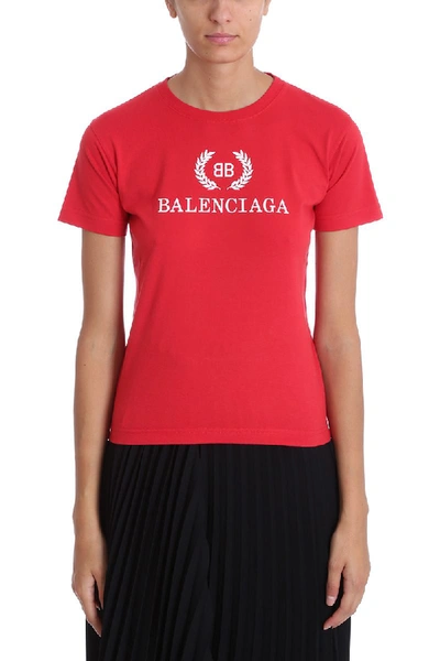 Shop Balenciaga Logo Mode Red Cotton T-shirt