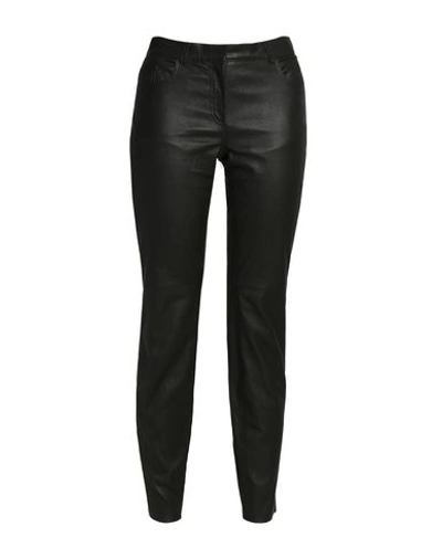Shop Amanda Wakeley Casual Pants In Black
