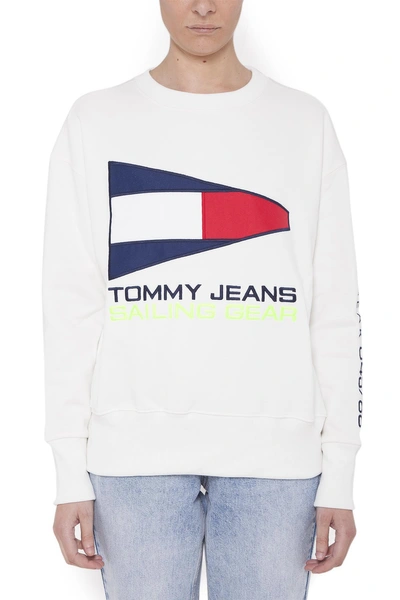 Shop Tommy Jeans Sailing 90s Sweatshirt In White