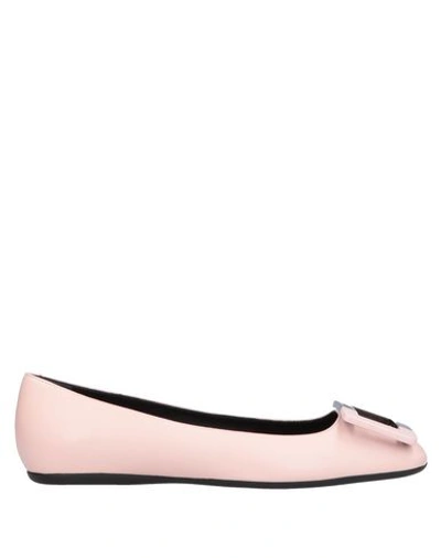 Shop Roger Vivier Ballet Flats In Light Pink