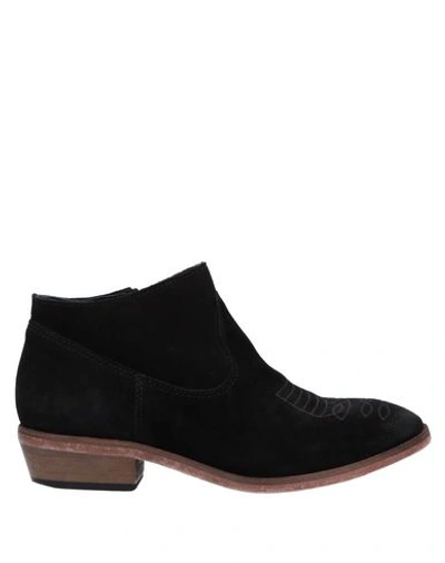 Shop Catarina Martins Ankle Boot In Black