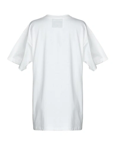 Shop Moschino T-shirt In Ivory