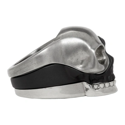 Shop Alexander Mcqueen Gunmetal And Black Divided Skull Ring Set In 1027 Gunmet