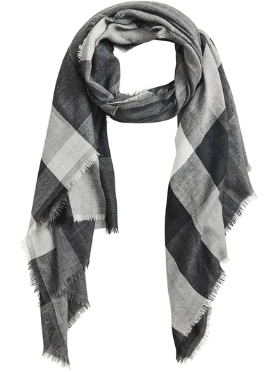 Shop Burberry Lightweight Checked Scarf - Grey