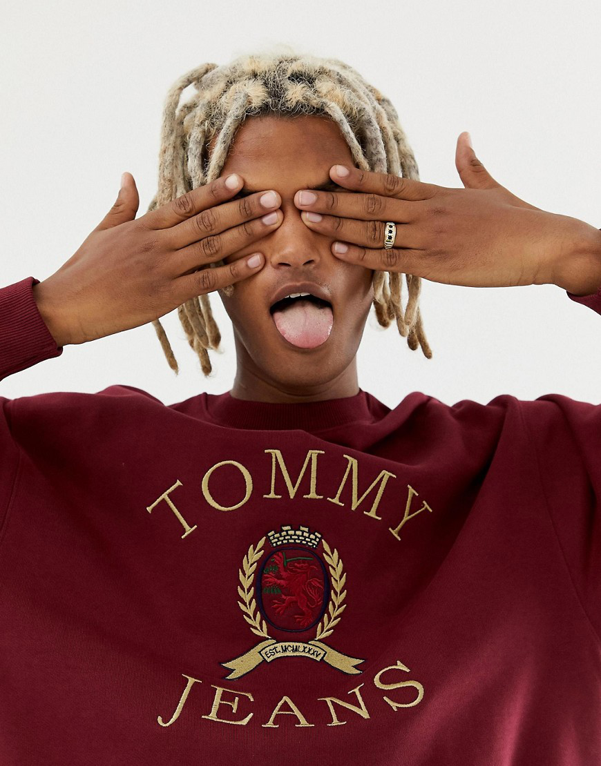 tommy jeans crest crew neck sweatshirt