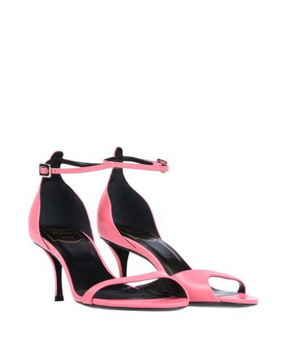 Roger Vivier Sandals In Fuchsia