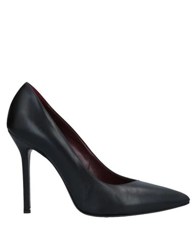 Shop Wo Milano Pumps In Black