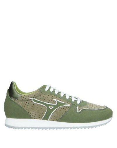 Shop Mizuno Man Sneakers Green Size 10.5 Soft Leather, Textile Fibers