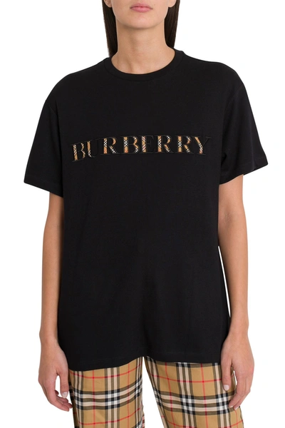 Shop Burberry T-shirt Maniche Con Logo Lettering Patch In Nero