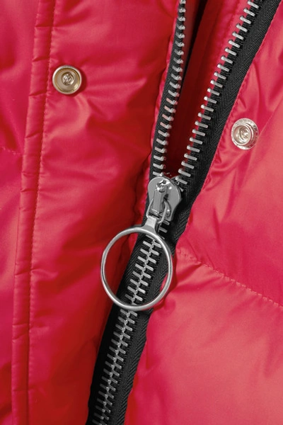 Shop Re/done + Ienki Ienki Cropped Quilted Shell Down Jacket In Red