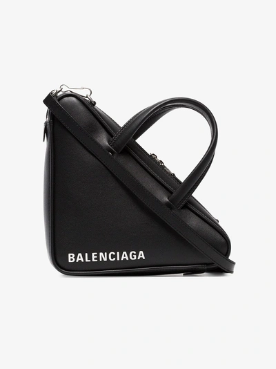Shop Balenciaga Dreieckige Schultertasche In Black