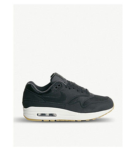 nike air max 1 trainers black gum f