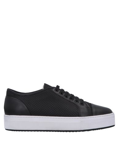 Armani Collezioni Sneakers In Black 