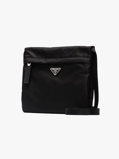 Shop Prada Grosse Kuriertasche In F0002 Black