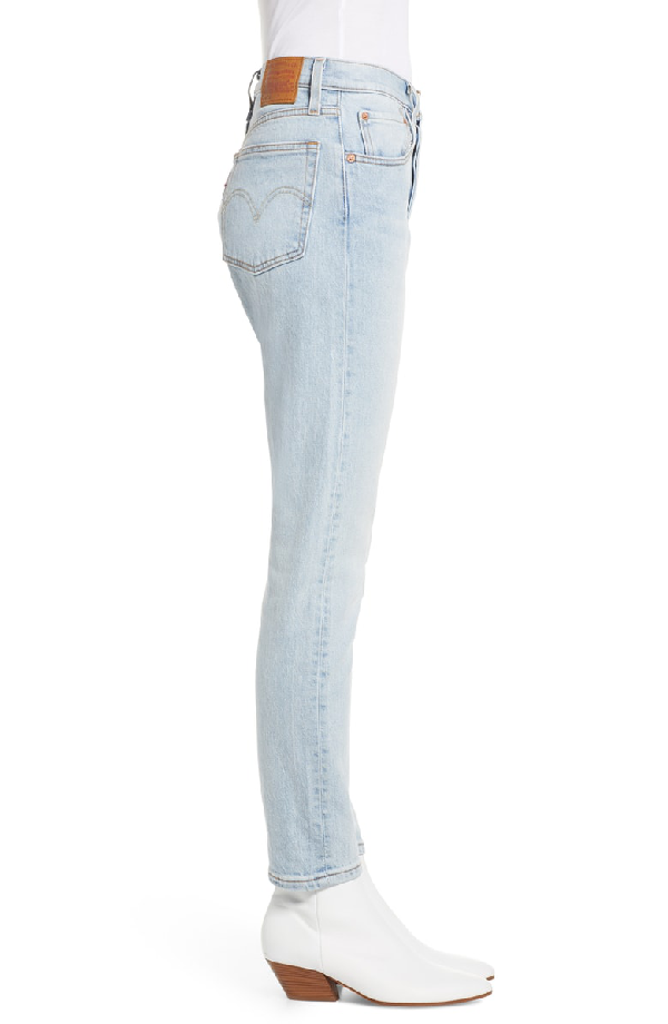 501 skinny towards the sun