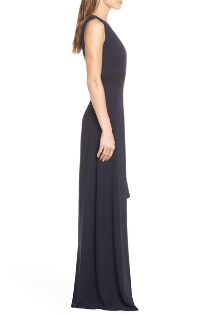 Shop ml Monique Lhuillier ml Monique Lhullier Sleeveless Crepe Gown In Midnight