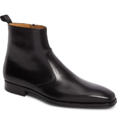 Zip Boot Charm: Magnanni's Rosedale Collection