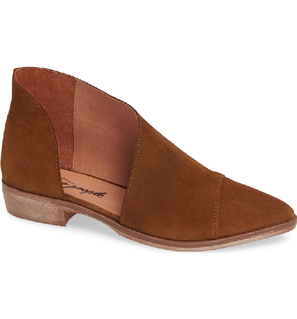 royale pointy toe flat