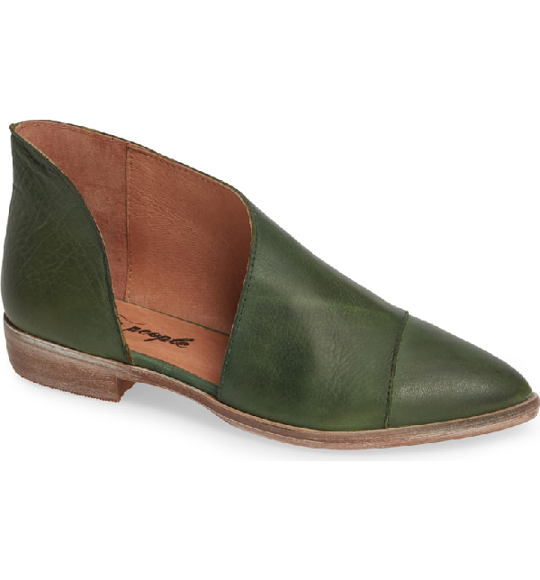 royale pointy toe flat