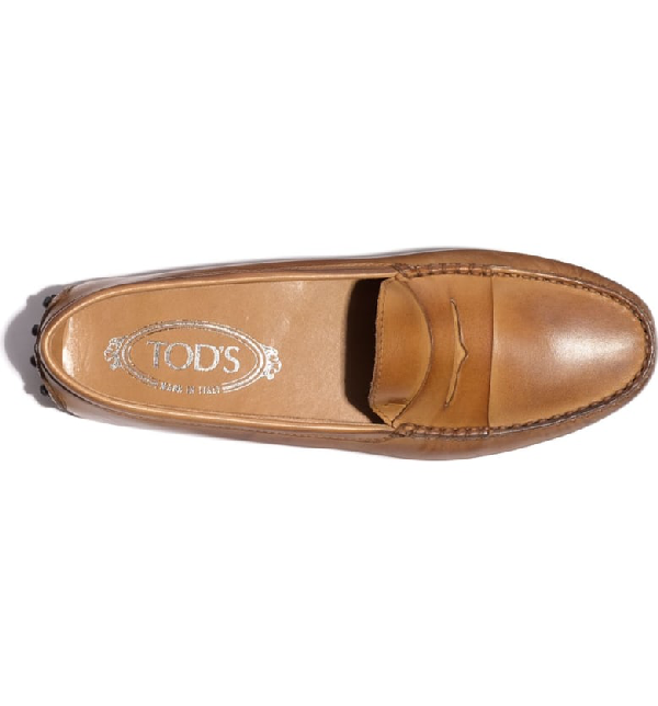 Tod's Gommino Driving Shoes In Leather In Beige | ModeSens