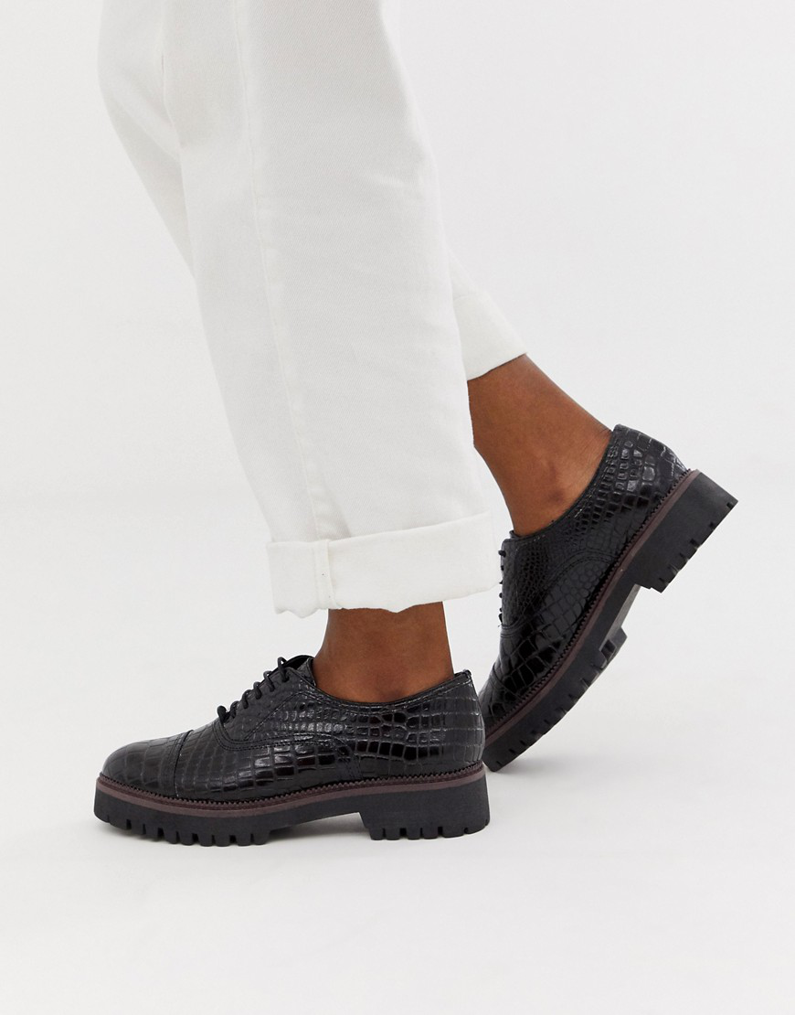 chunky lace up brogues