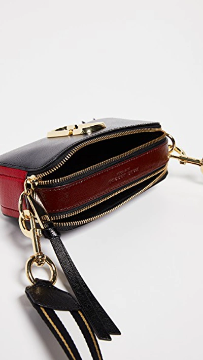 Shop Marc Jacobs The Snapshot Black/red