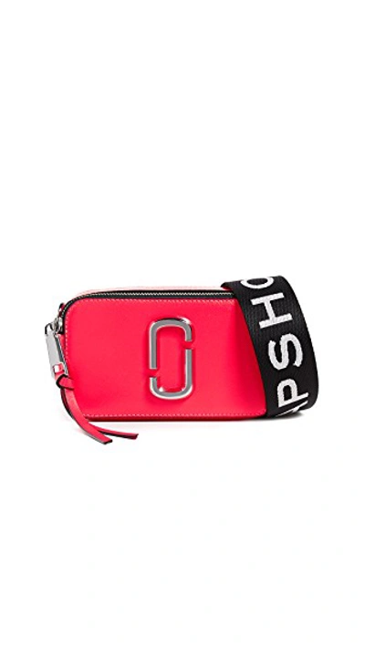 Shop Marc Jacobs Snapshot Fluro Camera Bag In Hot Pink