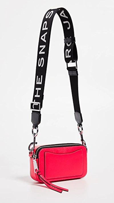 Shop Marc Jacobs Snapshot Fluro Camera Bag In Hot Pink