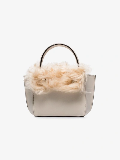 Shop Atp Atelier 'montalcino' Umhängetasche Mit Shearling In White