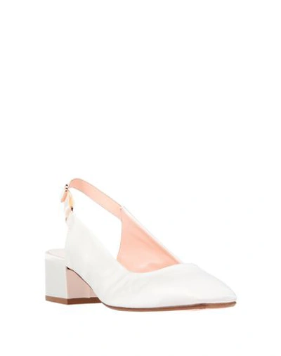 Shop Andrea Gomez Pump In Ivory