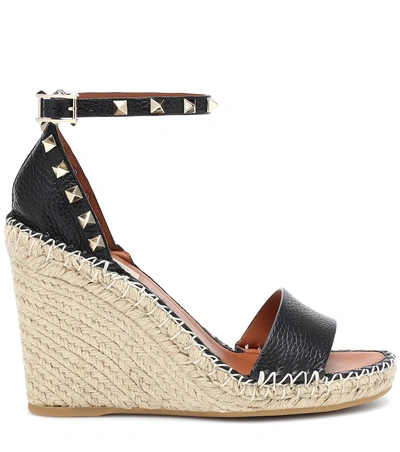 Valentino Rockstud 105 Textured-leather Espadrille Wedge Sandals In Black