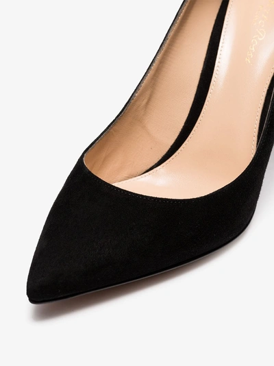 Shop Gianvito Rossi 'gianvito 85' Wildleder-pumps In Schwarz