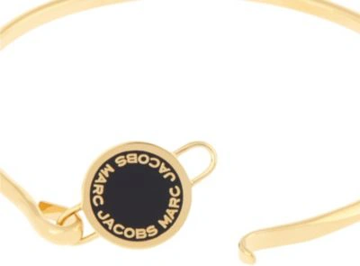 Shop Marc Jacobs Enamel Disc Hinged Bracelet In Black/oro