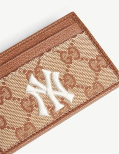 Shop Gucci Original Gg Ny Yankees Cardholder In Beige