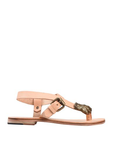 pale pink flip flops
