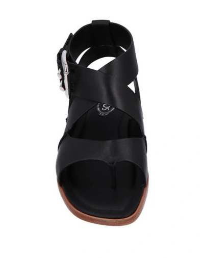 Tod's Toe Strap Sandals In Black