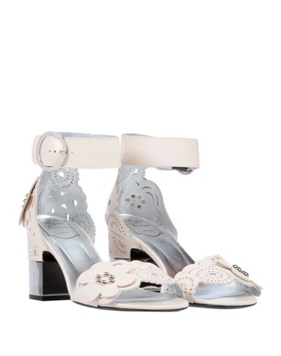 Roger Vivier Sandals In Ivory