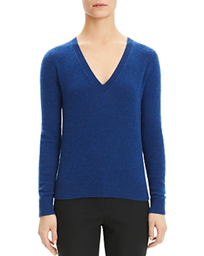 Shop Theory Featherweight Cashmere Sweater In Navy Sapphire