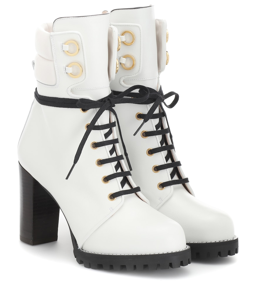 stuart weitzman kingsley boot