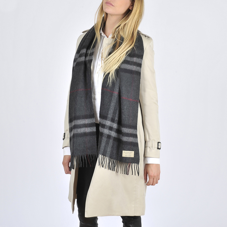 | Scarf In Charcoal Check Cashmere |