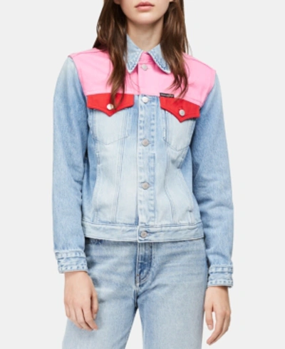 Shop Calvin Klein Jeans Est.1978 Cotton Colorblocked Trucker Jacket In Mohonk Light Pink Blocked