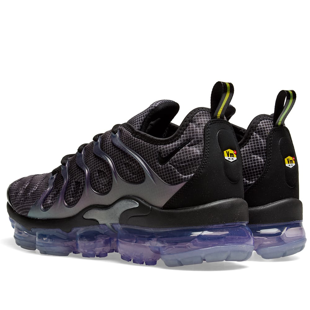 purple nike air vapormax plus