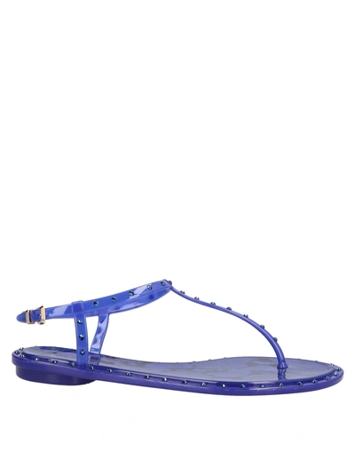 Shop Roberto Cavalli Toe Strap Sandals In Blue