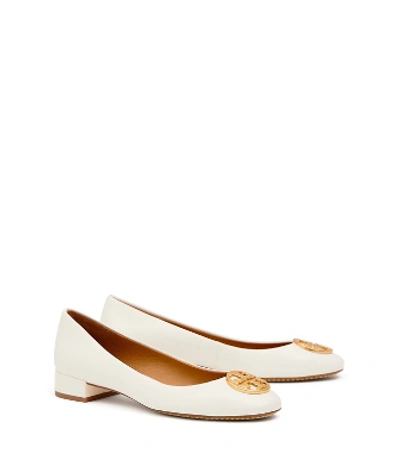 Shop Tory Burch Chelsea Heelsed Ballet Flats In Perfect Ivory