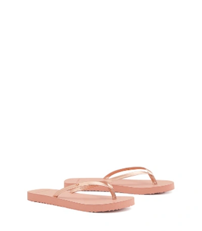 Shop Tory Burch Metallic Leather Flip-flop In Rose Gold / Rose