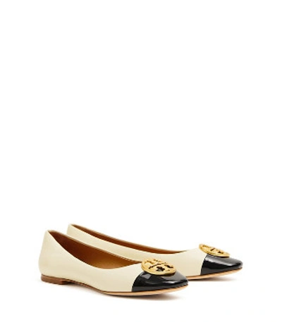 Shop Tory Burch Chelsea Cap-toe Ballet Flat In New Cream / Perfect Black