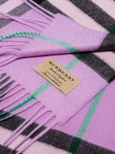 Shop Burberry 'the Classic Check' Kaschmirschal In Purple