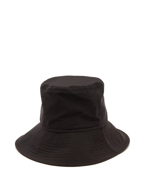 ami bucket hat